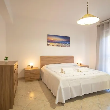 Porto & Spiaggia, Ampio A アパート ラ・カレッタ